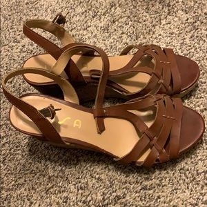 Women’s wedge shoes